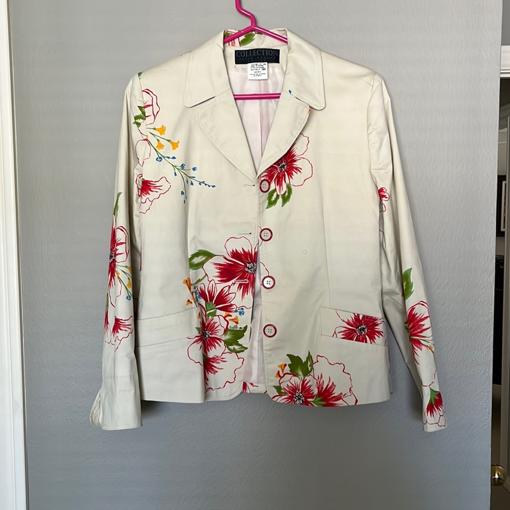 Floral beige blazer